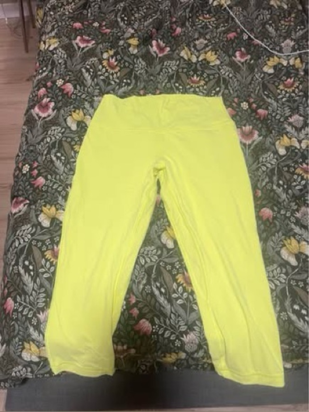 Lululemon Bright Yellow Active Capri Leggings